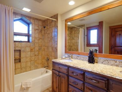 Aspen Luxury Vacation Rental Home. with Six Bedrooms